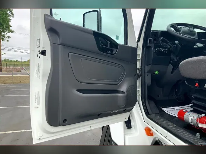 2022 INT LT625 6x4