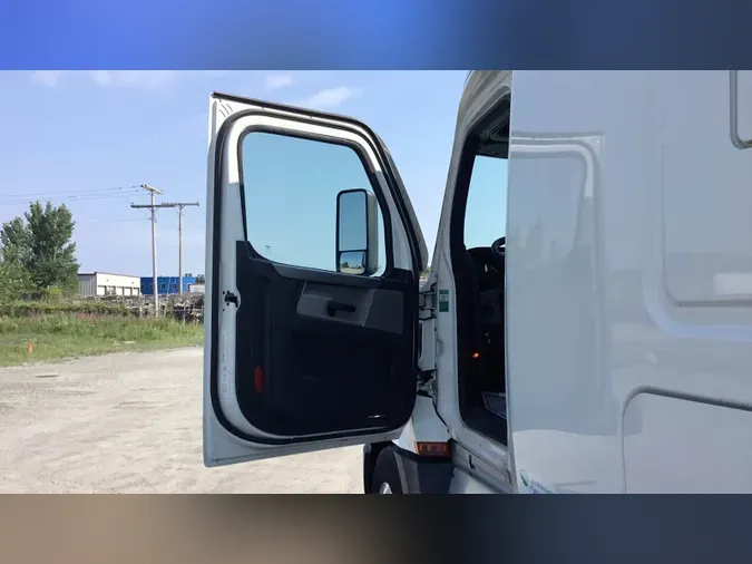 2021 Freightliner Cascadia 126