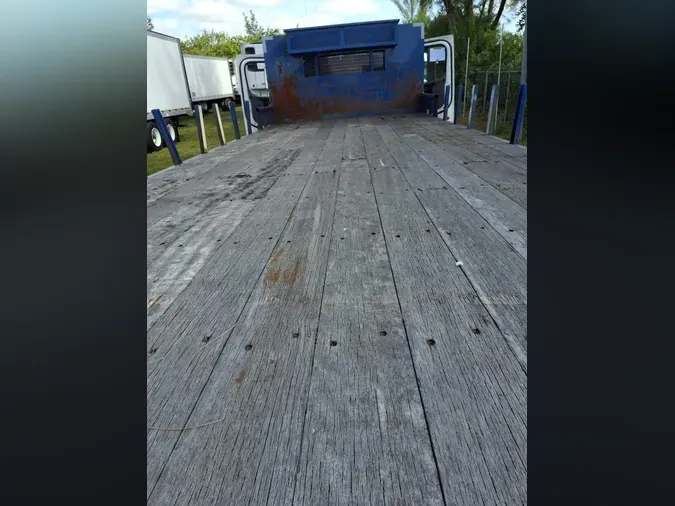 2015 FREIGHTLINER/MERCEDES M2 106