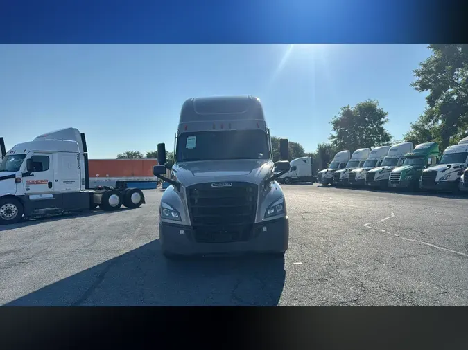2023 Freightliner Cascadia 126