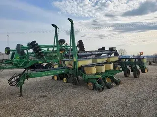 John Deere 7200