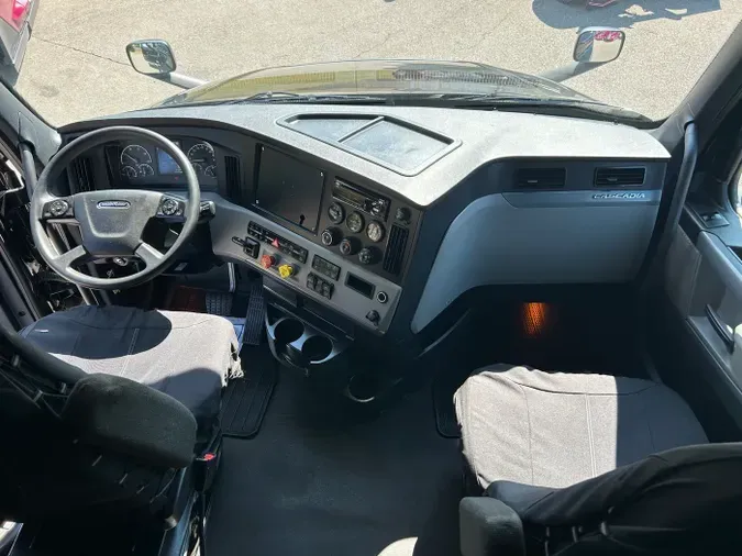 2020 Freightliner Cascadia