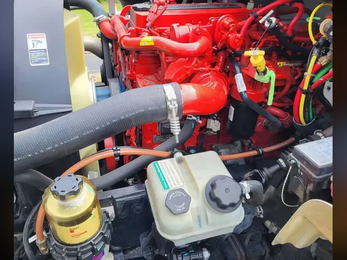 2020 FREIGHTLINER/MERCEDES M2 106