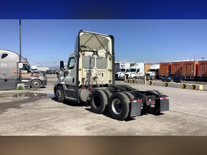 2019 Freightliner Cascadia 125