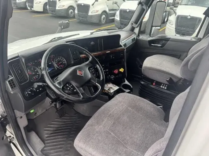 2022 International LT625