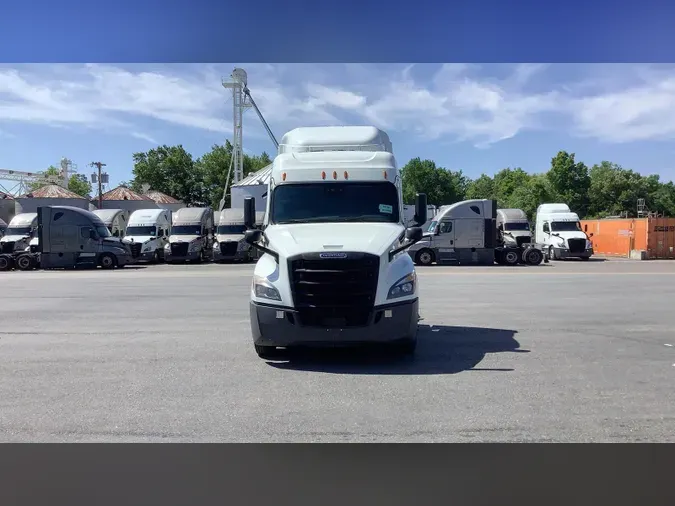 2021 Freightliner Cascadia 126