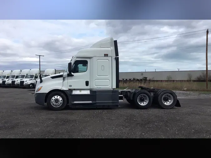 2021 Freightliner Cascadia 126
