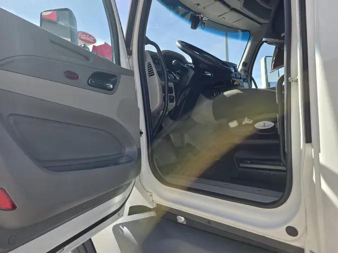 2021 Peterbilt 579