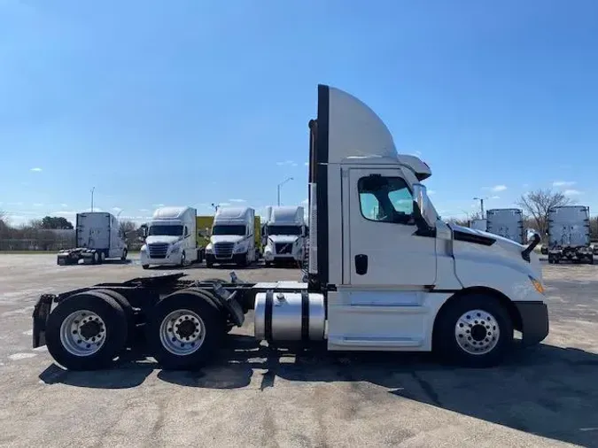 2021 Freightliner Cascadia82d1d5e4e55eef8dee4b9b1245b86b18