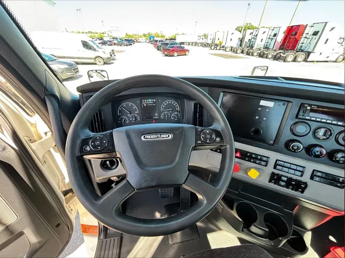 2022 Freightliner Cascadia 126
