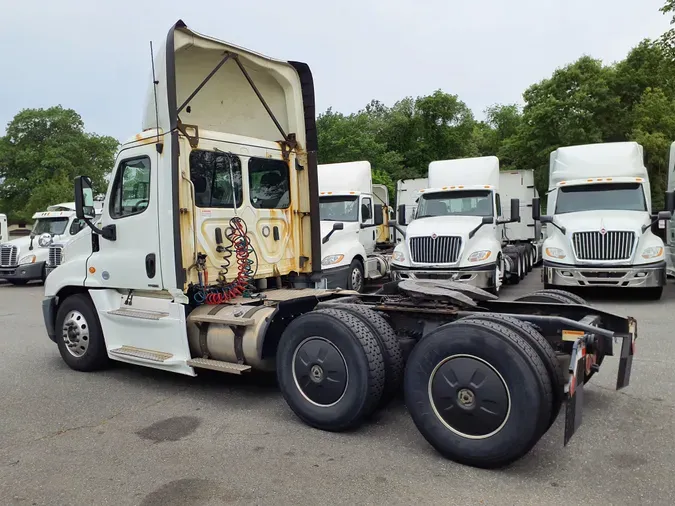 2019 FREIGHTLINER/MERCEDES CASCADIA 125