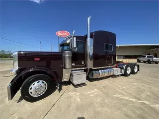 2021 PETERBILT 389
