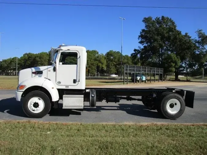 2018 Peterbilt 337