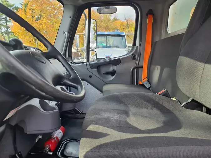 2020 FREIGHTLINER/MERCEDES M2 106