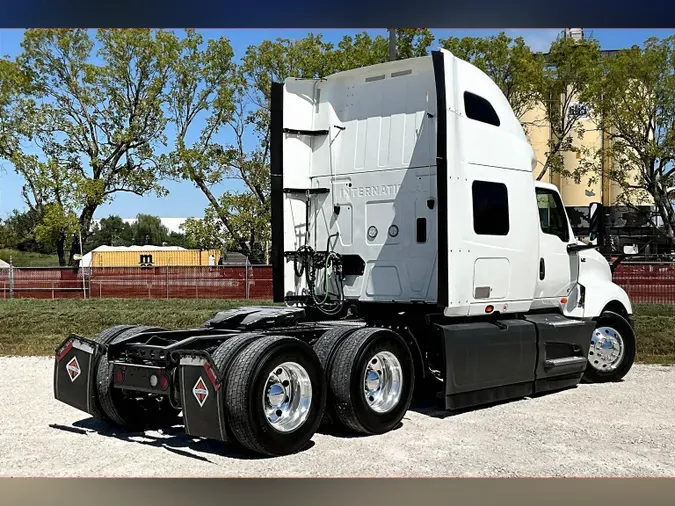 2022 INT LT625 6x4