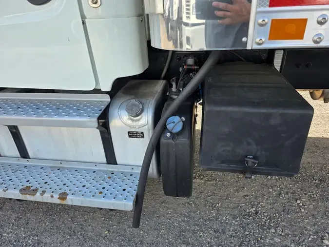 2020 FREIGHTLINER M2 106