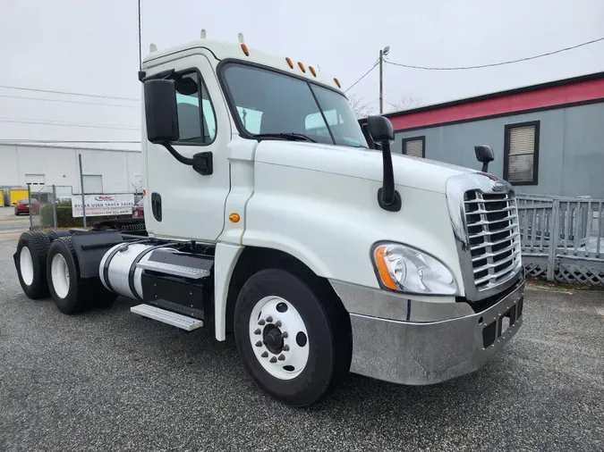 2018 FREIGHTLINER/MERCEDES CASCADIA 125