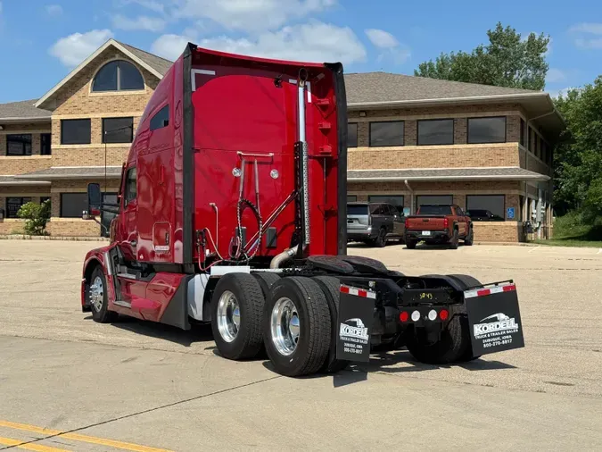 2023 KENWORTH T68082f22db436512588a2ba62e916818dad