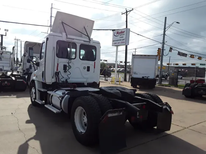 2015 FREIGHTLINER/MERCEDES CASCADIA 113