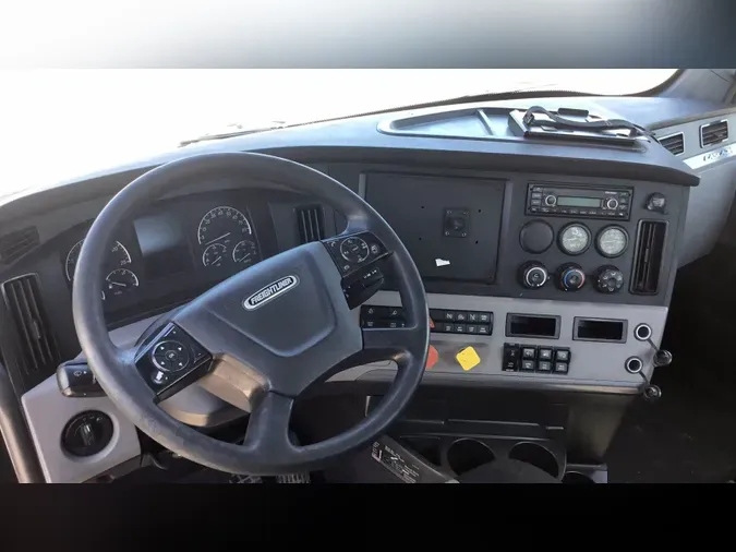 2020 Freightliner Cascadia 126