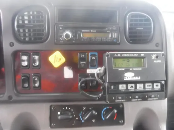 2017 FREIGHTLINER M2 106