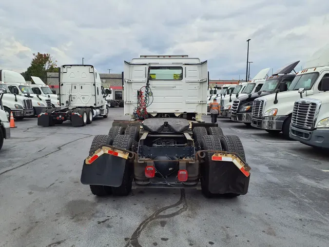 2017 VOLVO VNL64TRACTOR