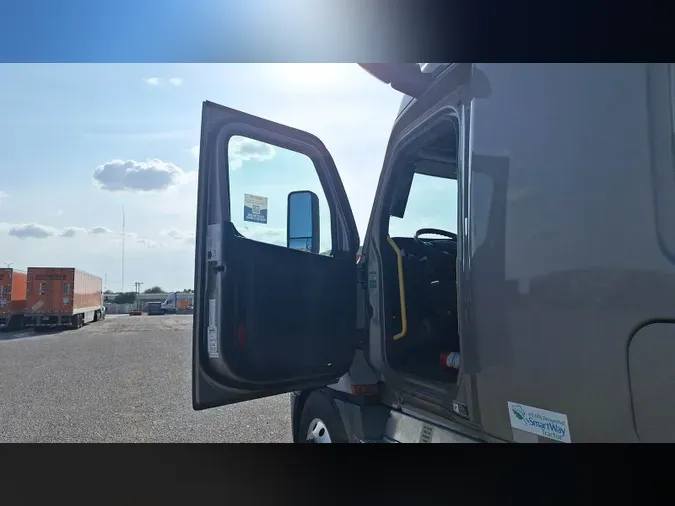 2023 Freightliner Cascadia 126