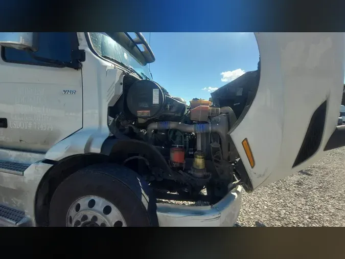 2019 Volvo VNL 740