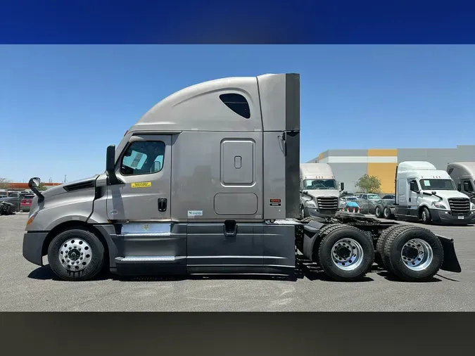 2024 Freightliner Cascadia 126