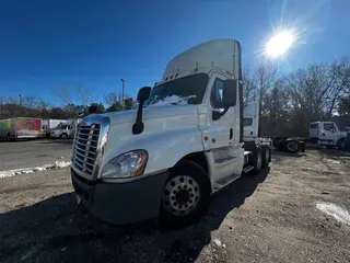 2016 Freightliner CASCADIA 125