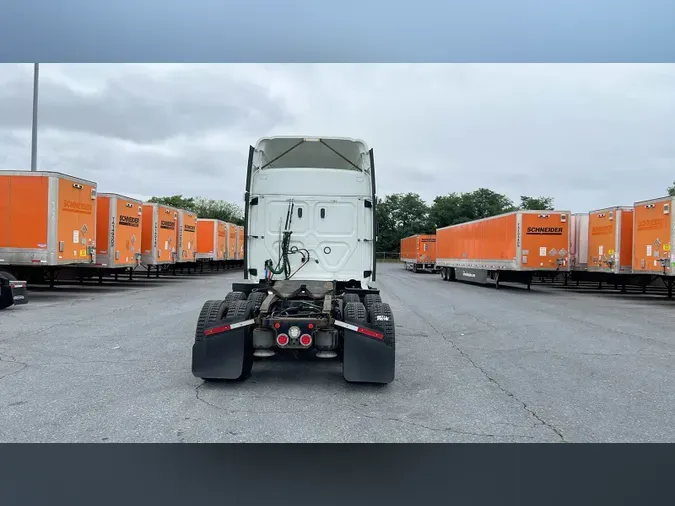 2020 Freightliner Cascadia 126