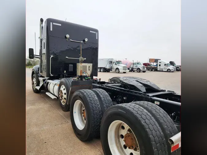 2021 Kenworth T880