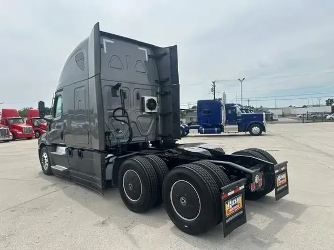 2022 Freightliner Cascadia