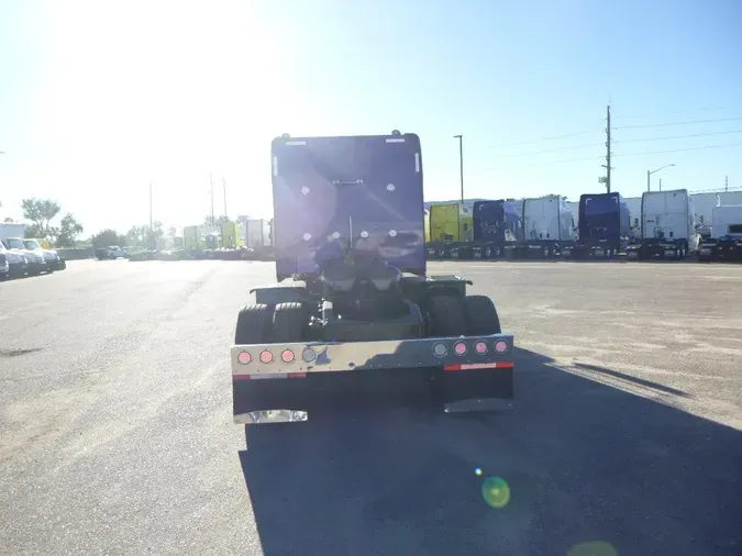 2021 Peterbilt 389