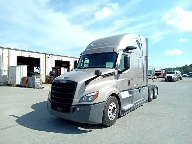 2023 Freightliner Cascadia 126