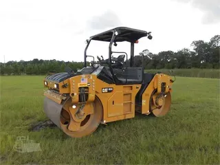 2017 CATERPILLAR CB10
