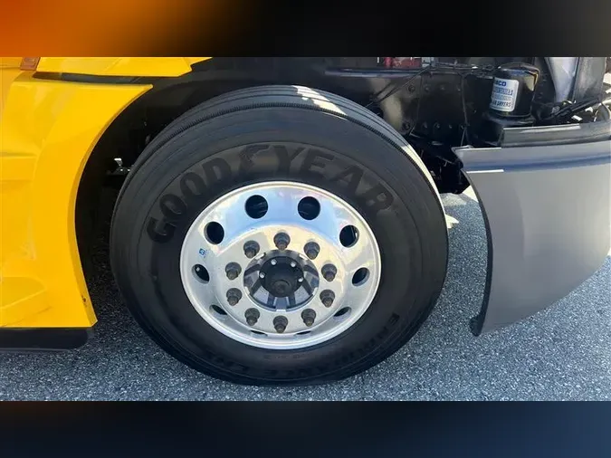 2020 FREIGHTLINER CA126