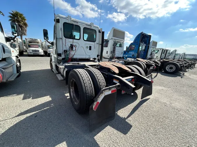 2016 FREIGHTLINER/MERCEDES CASCADIA 125