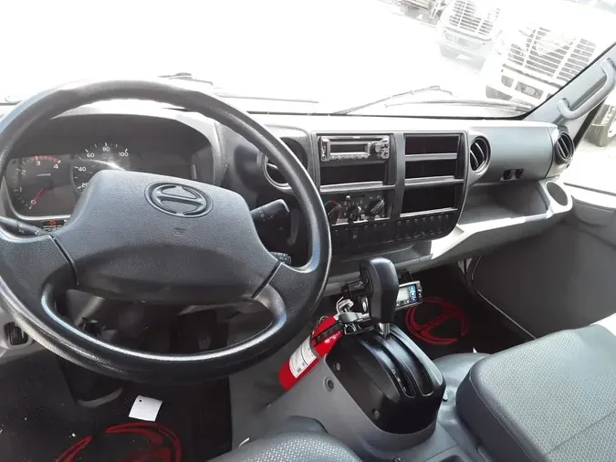 2020 HINO HINO 195