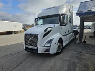 2021 VOLVO VNL64T860