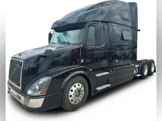 2015 Volvo VNL780