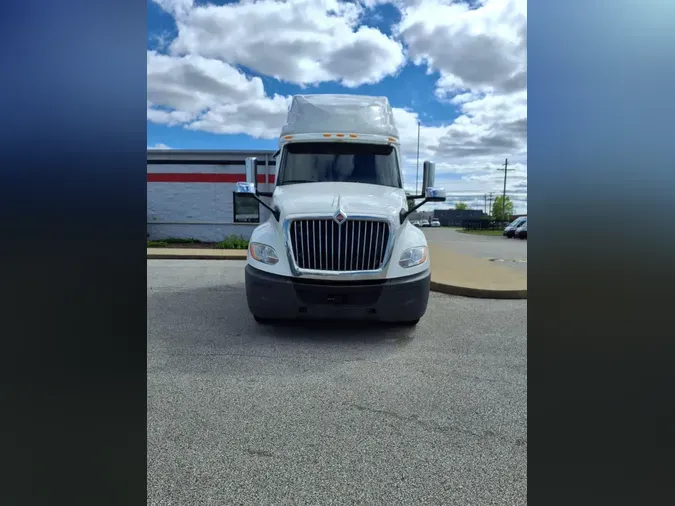 2019 NAVISTAR INTERNATIONAL LT625 SLPR CAB