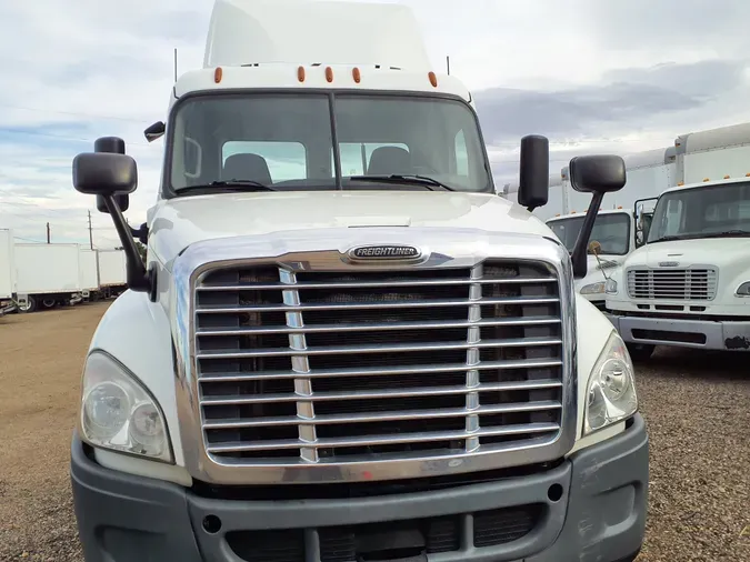 2017 FREIGHTLINER/MERCEDES CASCADIA 125