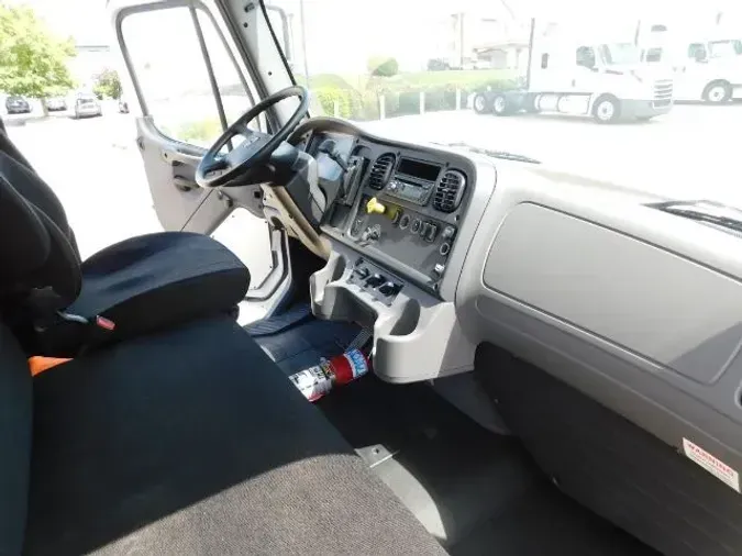 2017 Freightliner M2 106