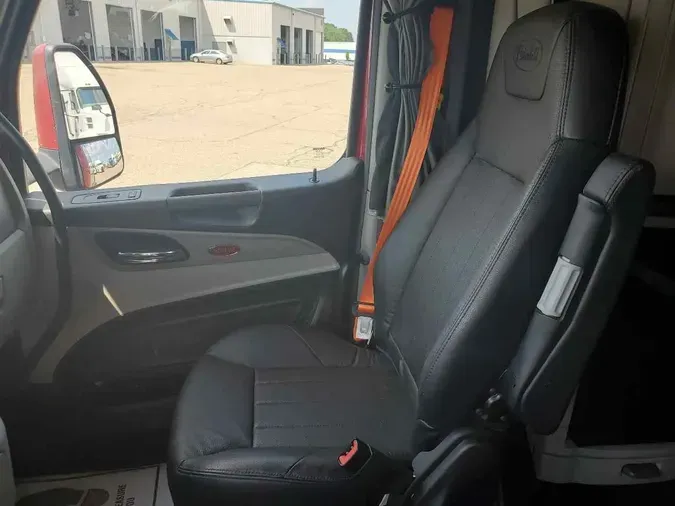 2023 PETERBILT 579
