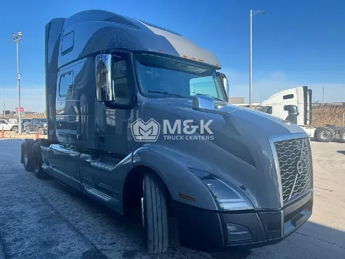 2022 VOLVO VNL64T860