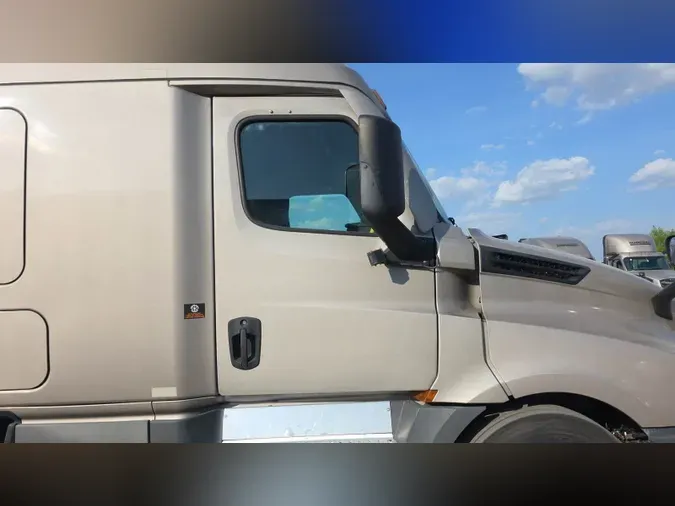 2023 Freightliner Cascadia 126