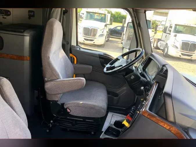 2021 INT LT625 6x4