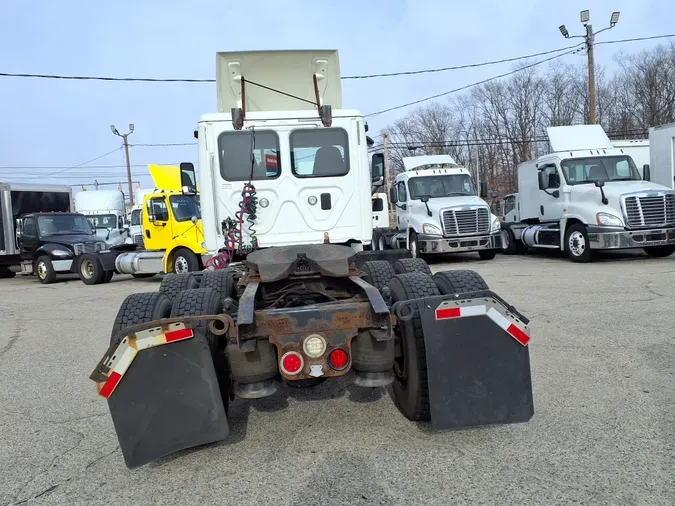 2016 FREIGHTLINER/MERCEDES CASCADIA 125