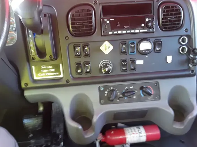 2019 FREIGHTLINER/MERCEDES M2 106